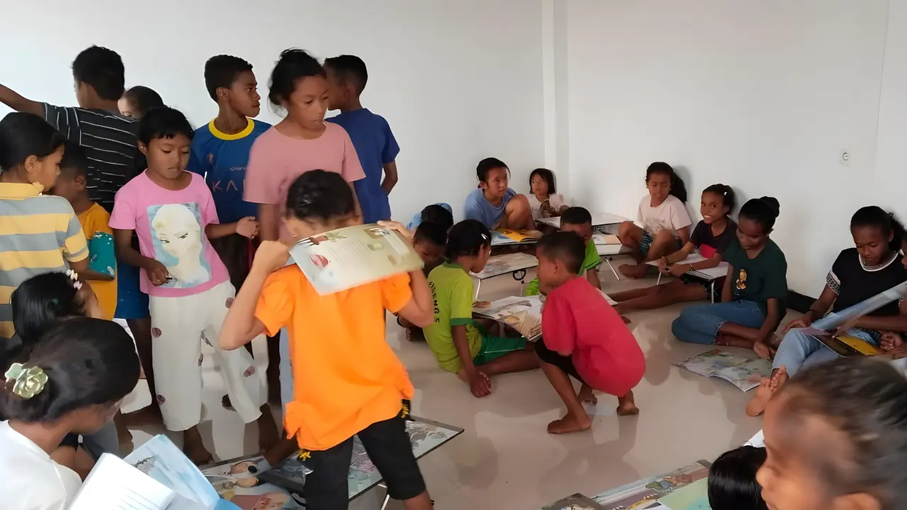 Komunitas Lokal Kupang Lawan Darurat Literasi: Inisiatif Non-Formal Tembus Kesenjangan Kompetensi Siswa