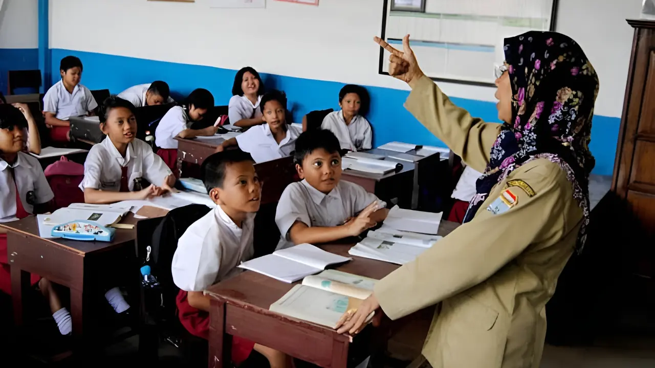 Wacana Pengelolaan Guru Dialihkan ke Pusat: antara Harapan Pemerataan dan Ancaman Otonomi Daerah