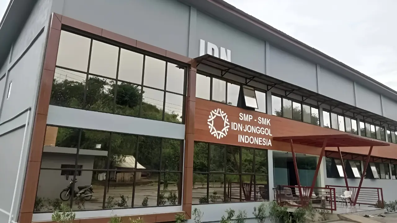 Kotak Pandora SMK IDN Bogor: Benturan Kurikulum IT dan Ketegasan Tata Ruang Jabar 2026